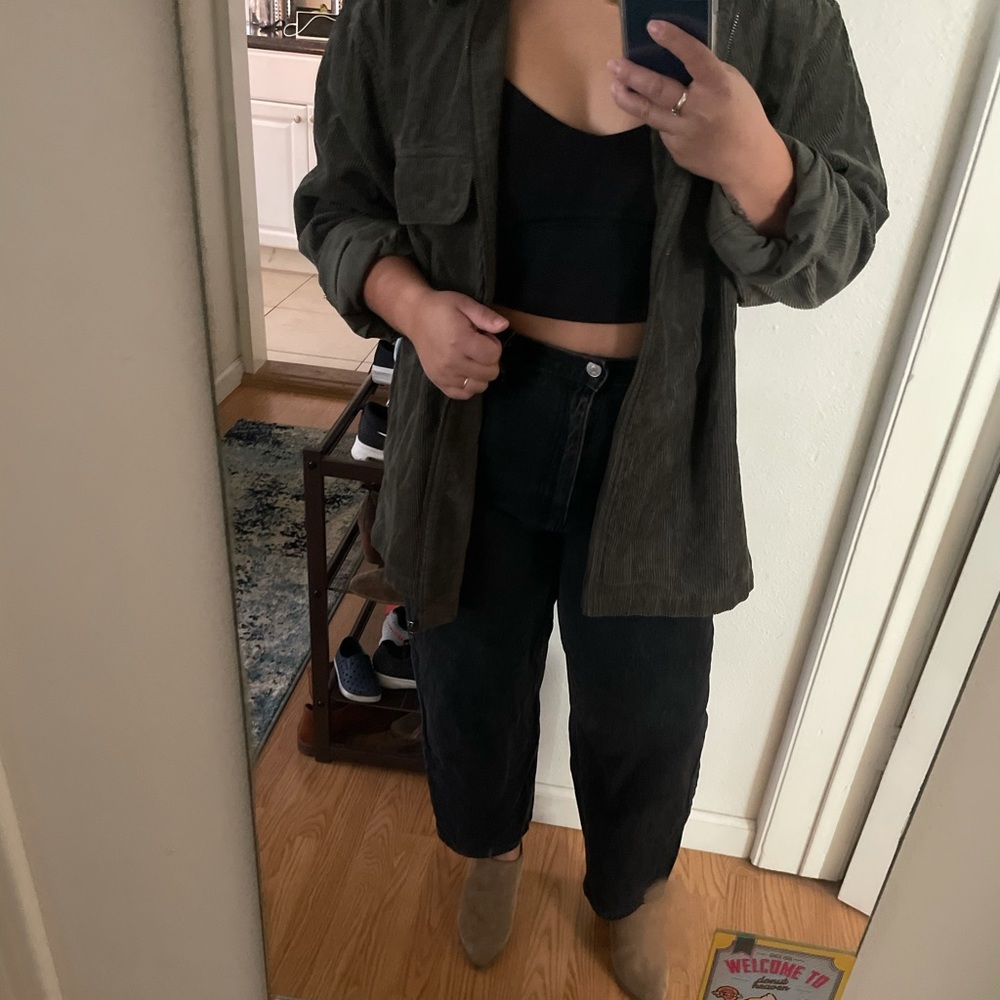 Ashley - Picture 2 of 4
